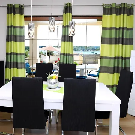 Apartment Wunderschoen Dekorierte Evelyn