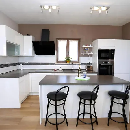 Apartment Wunderschoen Dekorierte Evelyn *